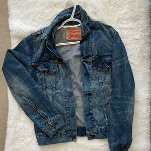 Levi’s Jean Jacket (70589, size small)